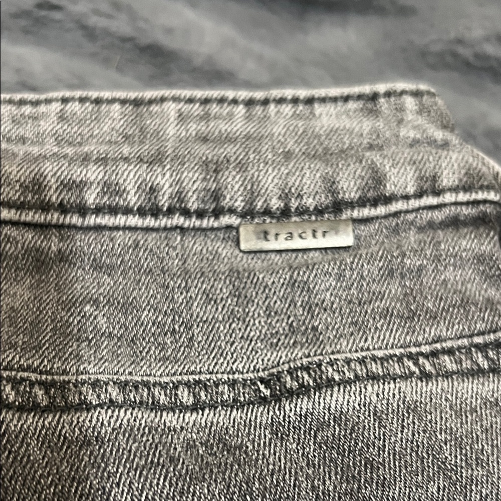 Tractr Women's Two-Tone Straight Leg Jeans size: 4/27 NWT - Picture 9 of 10